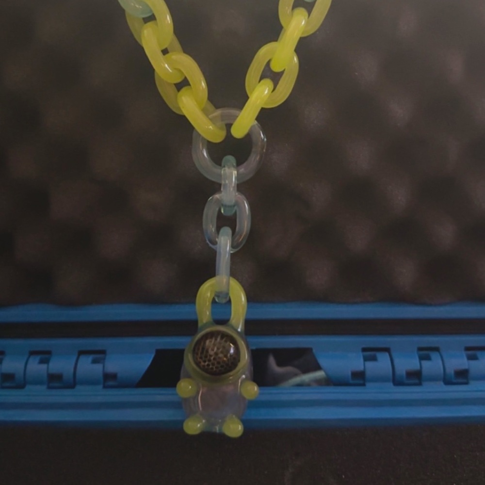New beautifully crafted handmade glass chain necklace